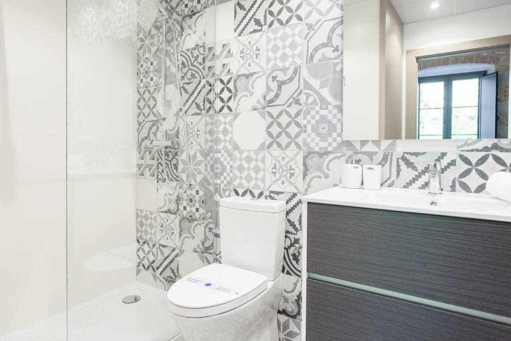 Sleep & Stay Home With Balcony Bonaventura 3 Girona Bagian luar foto